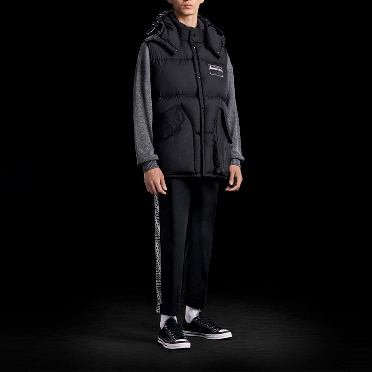 Moncler Black Down Gilet with Back Pocket and Lightning Detail 09U1B51210539YK999 圖 3
