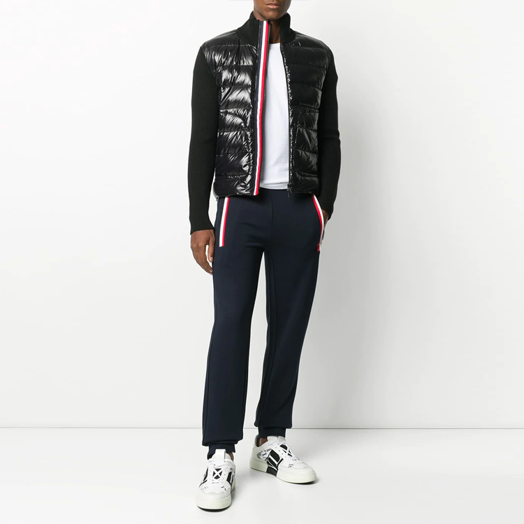 Moncler Black Knit Puffer Jacket with Stripe Zip and Logo Patch 9B51900A9418999 圖 4