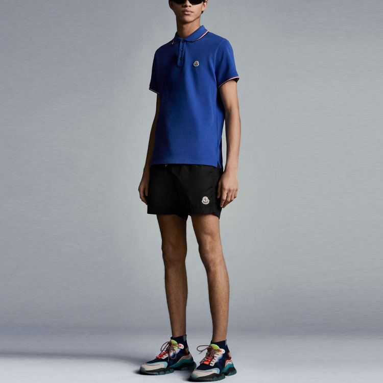 Sizing Shorts Negros Moncler Cintura Media con Logo y Cordón Ajustable. G10912C7080053326999