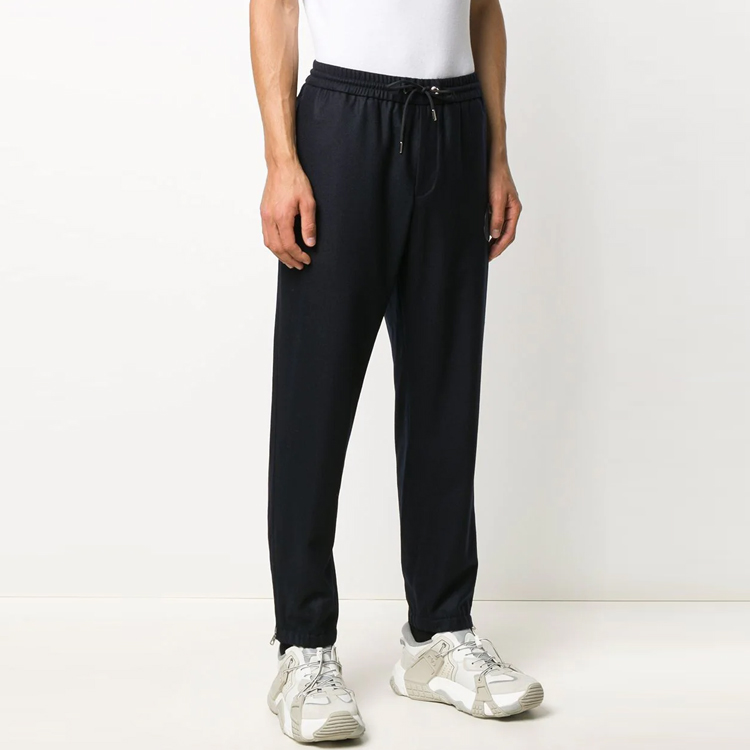 Purchase モンクレール ブルーロゴ スウェットパンツ - 無地 カジュアルウェア F20912A7310054233742