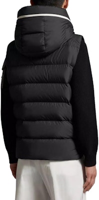 Chaleco Moncler Cardamine Acolchado con Capucha y Estampado de Letras. I20911A0018154A81999 Shop Chaleco Moncler Cardamine Acolchado con Capucha y Estampado de Letras. I20911A0018154A81999