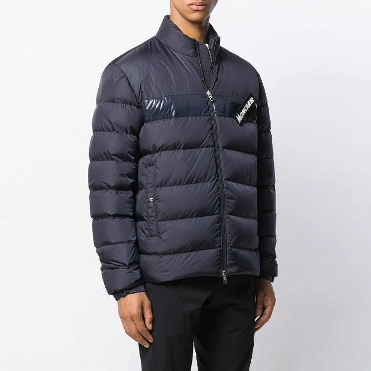 Lookbook Chaqueta Informal Moncler de Plumón Azul Marino E2091419408568352742