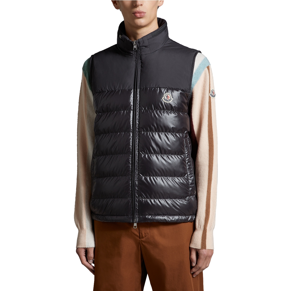 Shop 몽클레어 세르세스 SS24 슬림핏 무지 다운 베스트 유니섹스 블랙 J10911A00058595ZJ999