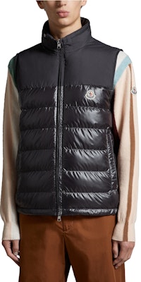 Moncler Cerces SS24 Slim Fit Sleeveless Down Vest Unisex Black J10911A00058595ZJ999 Shop Moncler Cerces SS24 Slim Fit Sleeveless Down Vest Unisex Black J10911A00058595ZJ999