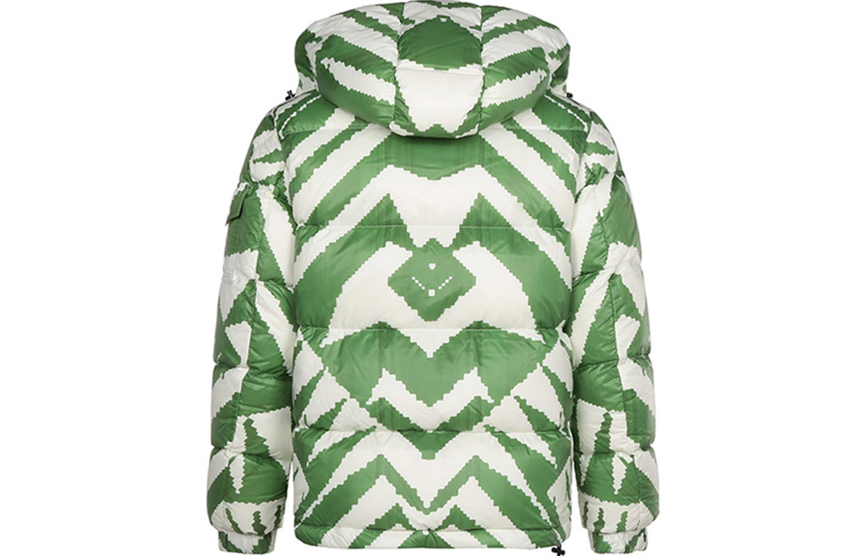 Lookbook Moncler 經典可翻轉連帽羽絨外套 男女  綠色 F20921A5287053A1M835