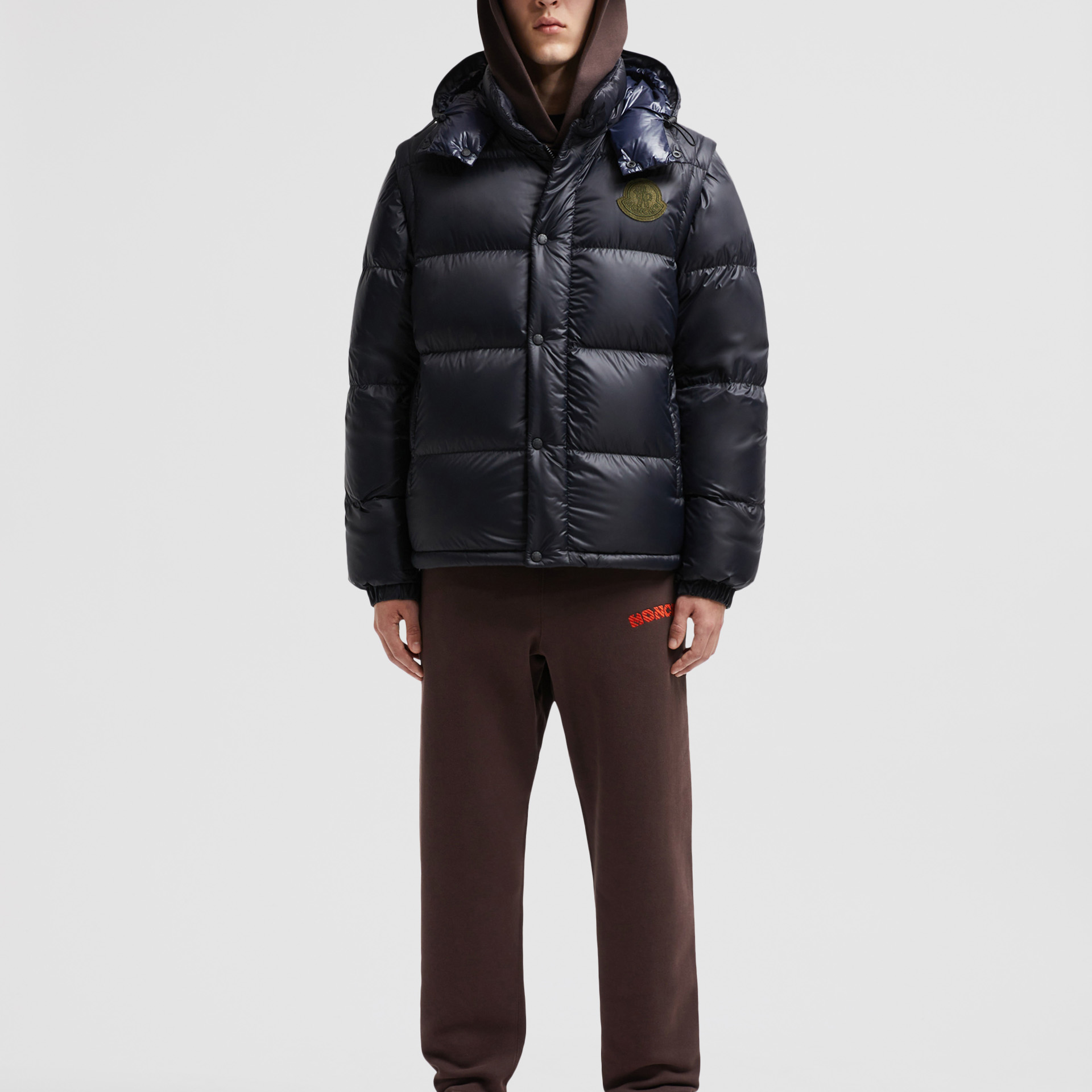 Moncler Cyclone Navy Short Down Jacket with Detachable Sleeves Unisex. J20911A00022596RD997 圖 3