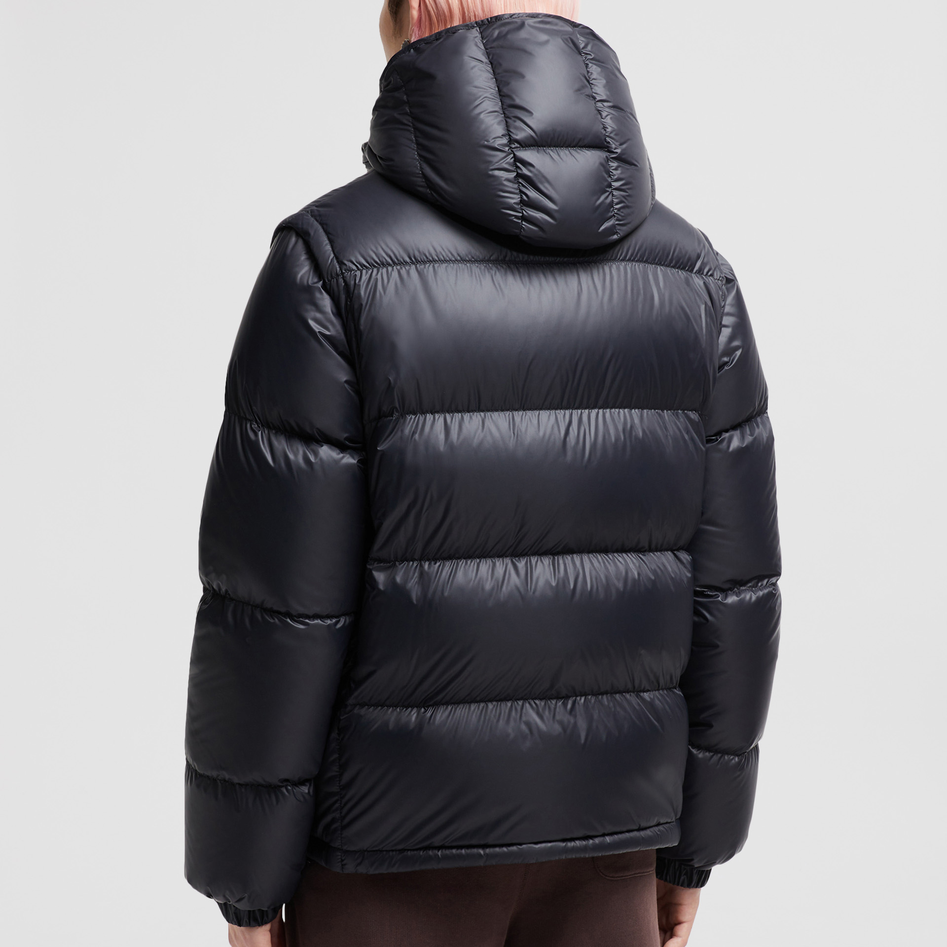 Moncler Cyclone Navy Short Down Jacket with Detachable Sleeves Unisex. J20911A00022596RD997 圖 4