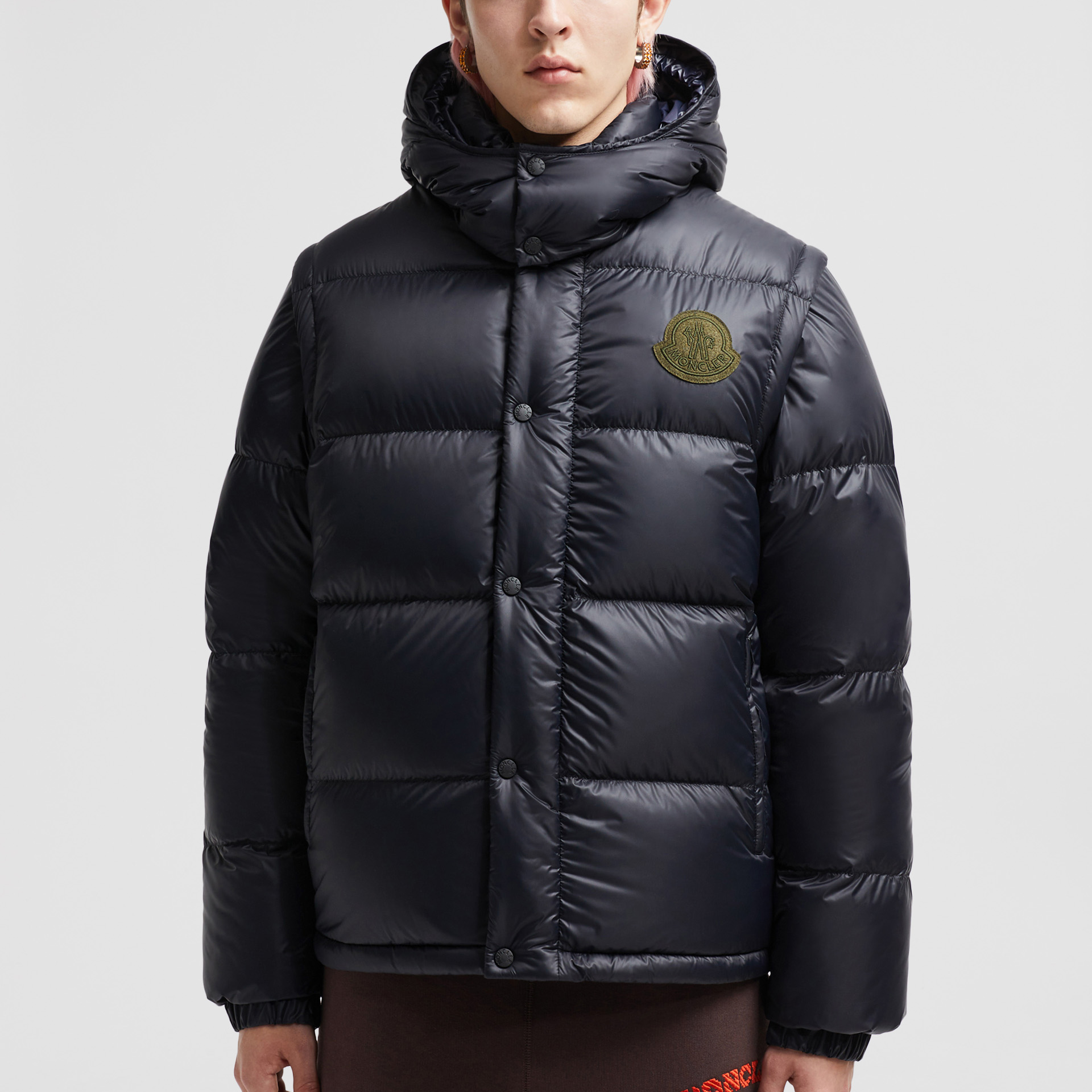 Moncler Cyclone Navy Short Down Jacket with Detachable Sleeves Unisex. J20911A00022596RD997 圖 5