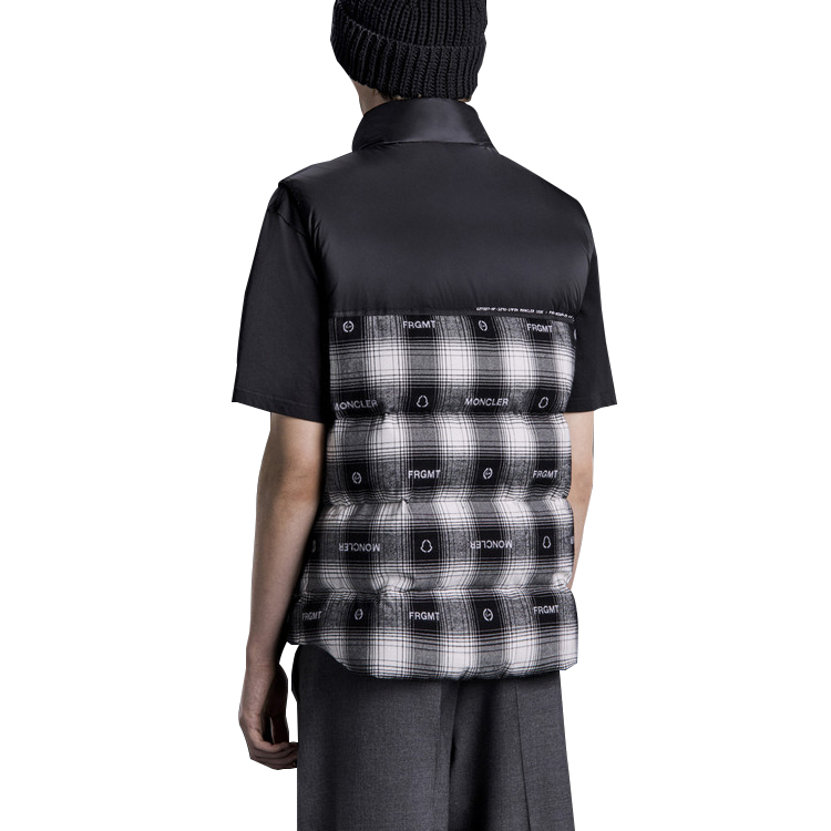 Shop 몽클레어 다크시 프라그먼트 시리즈 칼라 베스트 그레이 09U1A5021054ALE990