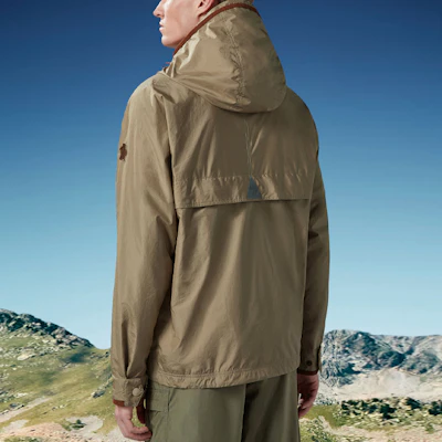 Moncler 浮雕連帽口袋外套 米色外套 J10971B0000154A3E226 Shop Moncler 浮雕連帽口袋外套 米色外套 J10971B0000154A3E226