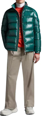Moncler 翡翠綠拉鍊連帽羽絨外套 I20911A00023595ZJ866 Lookbook Moncler 翡翠綠拉鍊連帽羽絨外套 I20911A00023595ZJ866