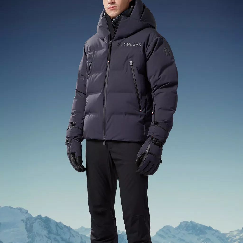 Moncler Fellberg  Navy Blue Short Down Jacket with Zipper Pockets and Hood. I20971A0004553086V742 圖 3