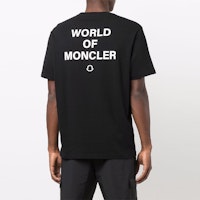 Camiseta Moncler Cuello Redondo con Gráfico Frontal y Trasero. 8C000088392B999 Shop Camiseta Moncler Cuello Redondo con Gráfico Frontal y Trasero. 8C000088392B999