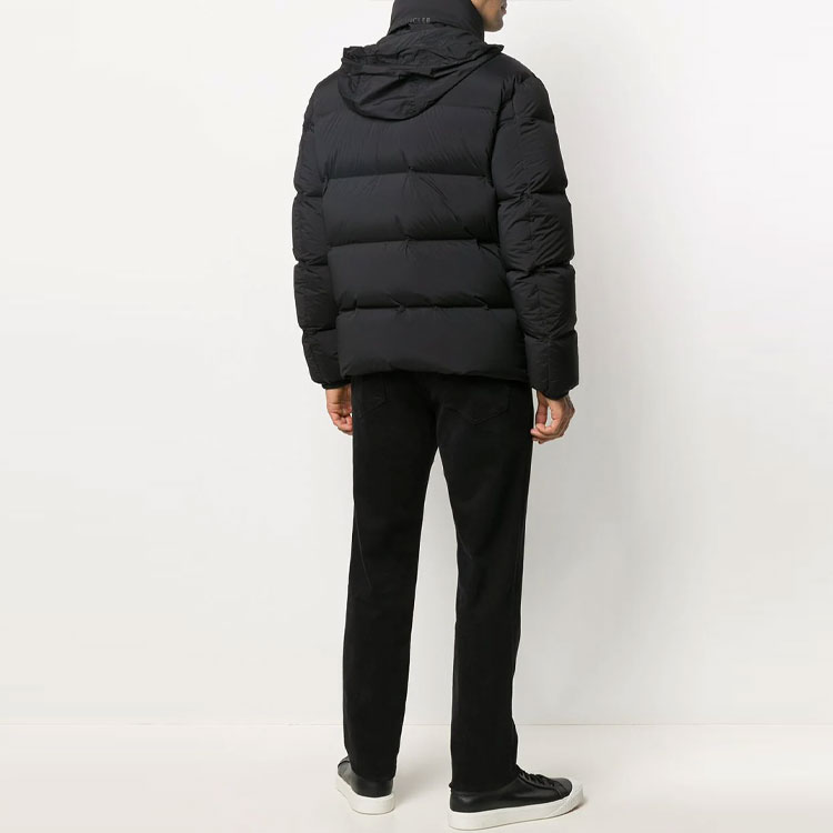 Shop Moncler FW21 黑色羽絨短外套連拉鏈 F20911B5880053132999