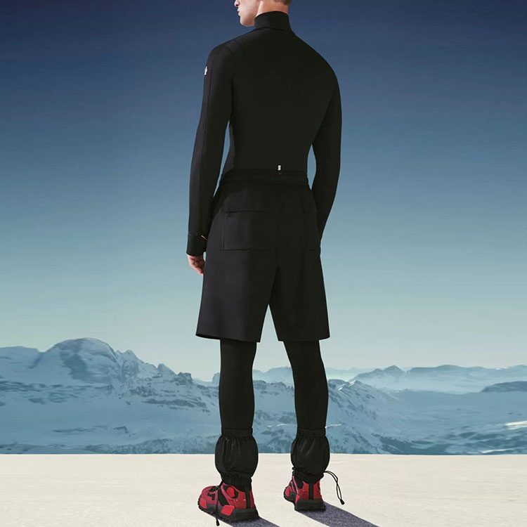 Shop モンクレール FW21 ブラック エラスティック ウエスト ドローストリング ショーツ. G20972B7004054AL5999