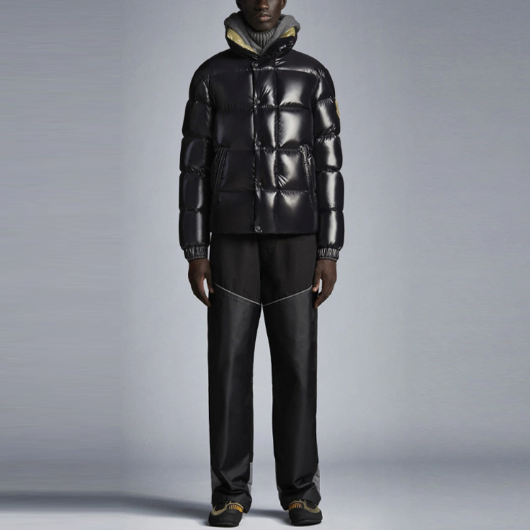 Moncler FW21 Black Glossy Long-Sleeve Puffer Jacket with Logo G20921A0003353A0E999 圖 3