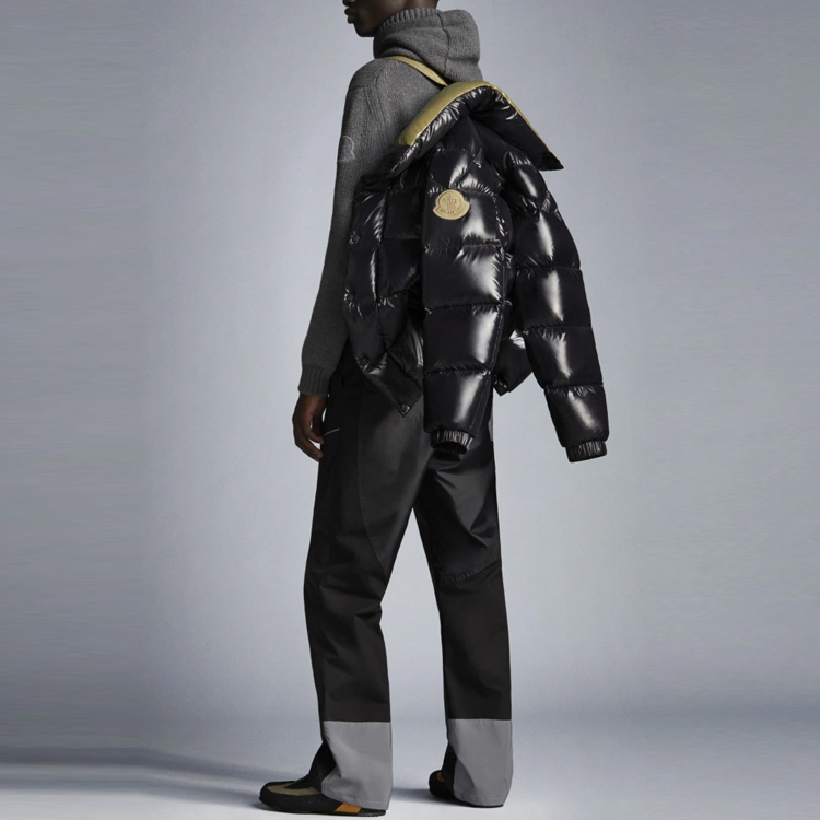 Moncler FW21 Black Glossy Long-Sleeve Puffer Jacket with Logo G20921A0003353A0E999 圖 5