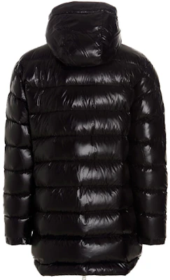 Moncler FW21 Courcillon Chaqueta Unisex Negra Acolchada con Capucha y Detalles a Rayas 1A0001968950999 Lookbook Moncler FW21 Courcillon Chaqueta Unisex Negra Acolchada con Capucha y Detalles a Rayas 1A0001968950999
