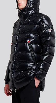 Moncler FW21 Courcillon Chaqueta Unisex Negra Acolchada con Capucha y Detalles a Rayas 1A0001968950999 Purchase Moncler FW21 Courcillon Chaqueta Unisex Negra Acolchada con Capucha y Detalles a Rayas 1A0001968950999