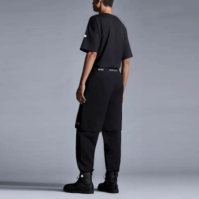 Moncler FW21 Dark Blue Logo Belt Casual Pants. G209K2A00001M1187778 Shop Moncler FW21 Dark Blue Logo Belt Casual Pants. G209K2A00001M1187778