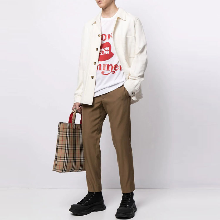 Moncler FW21 Logo Slogan Print Short Sleeve T-Shirt White G10918C7D6108390Y1 圖 3