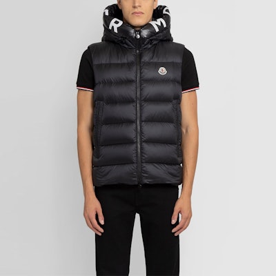 Moncler 2021秋冬 Montreuil标志尼龙连帽羽绒马甲 黑色 1A0001853048999 Shop Moncler 2021秋冬 Montreuil标志尼龙连帽羽绒马甲 黑色 1A0001853048999