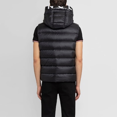 Moncler 2021秋冬 Montreuil标志尼龙连帽羽绒马甲 黑色 1A0001853048999 Purchase Moncler 2021秋冬 Montreuil标志尼龙连帽羽绒马甲 黑色 1A0001853048999