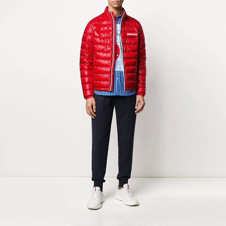 Moncler FW21 Red Down Jacket with Lettering and Solid Color Design F10911A1160053029448 圖 3