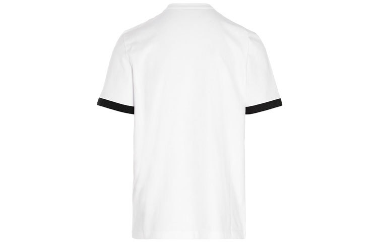 Lookbook Camiseta Blanca de Manga Corta Cuello Redondo Moncler FW21 Logo Pequeño. 8C000268390T001