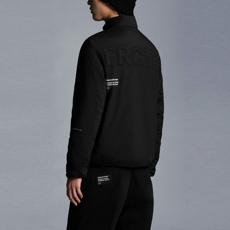 Shop Moncler FW21 彈性尼龍黑色徽標外套. G209U1A0000853132999