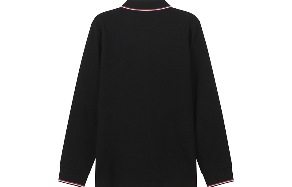 Lookbook Moncler FW22 Baju Polo Lengan Panjang Kapas Hitam dengan Logo Patch. H20918B7010084556999