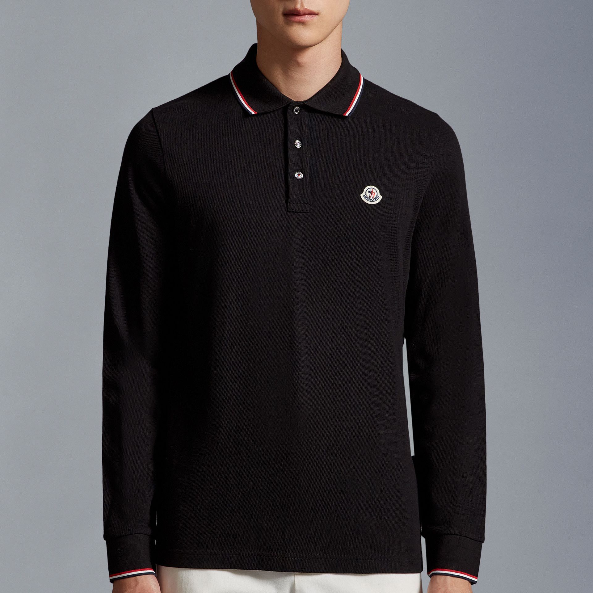Purchase Moncler FW22 Baju Polo Lengan Panjang Kapas Hitam dengan Logo Patch. H20918B7010084556999