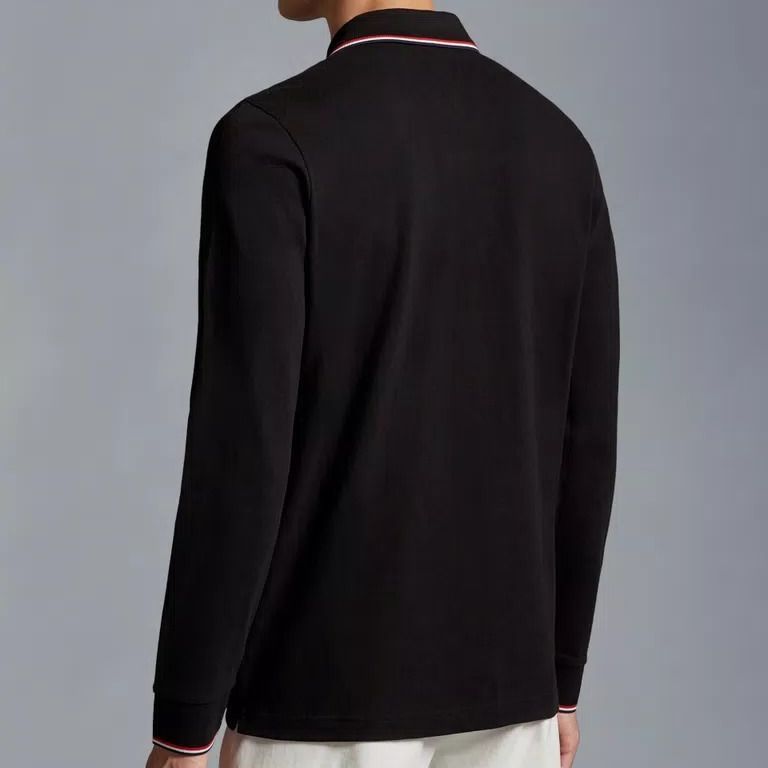 Sizing Moncler FW22 Baju Polo Lengan Panjang Kapas Hitam dengan Logo Patch. H20918B7010084556999
