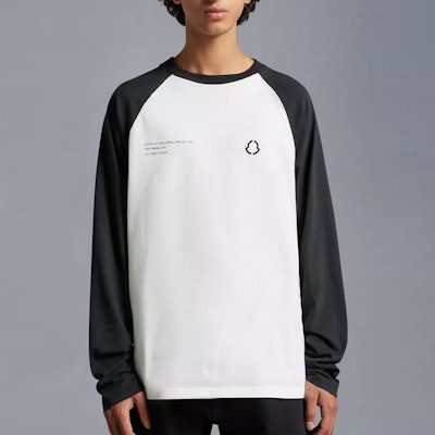 Moncler FW22 Black Crewneck Sweatshirt with Color Block and Back Letter Print. H209U8D00003M2350999 Lookbook Moncler FW22 Black Crewneck Sweatshirt with Color Block and Back Letter Print. H209U8D00003M2350999