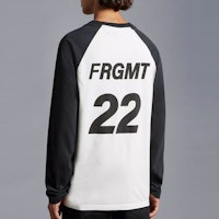 Sudadera Negra Moncler FW22 Bloque de Color y Letras en la Espalda. H209U8D00003M2350999 Purchase Sudadera Negra Moncler FW22 Bloque de Color y Letras en la Espalda. H209U8D00003M2350999