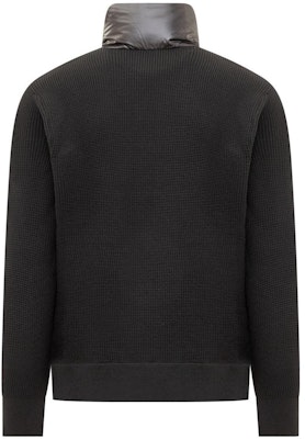 モンクレール FW22 ブラック ハイネック ジッパースウェット ブランドロゴパッチ付き 9B00011M1131999 Lookbook モンクレール FW22 ブラック ハイネック ジッパースウェット ブランドロゴパッチ付き 9B00011M1131999