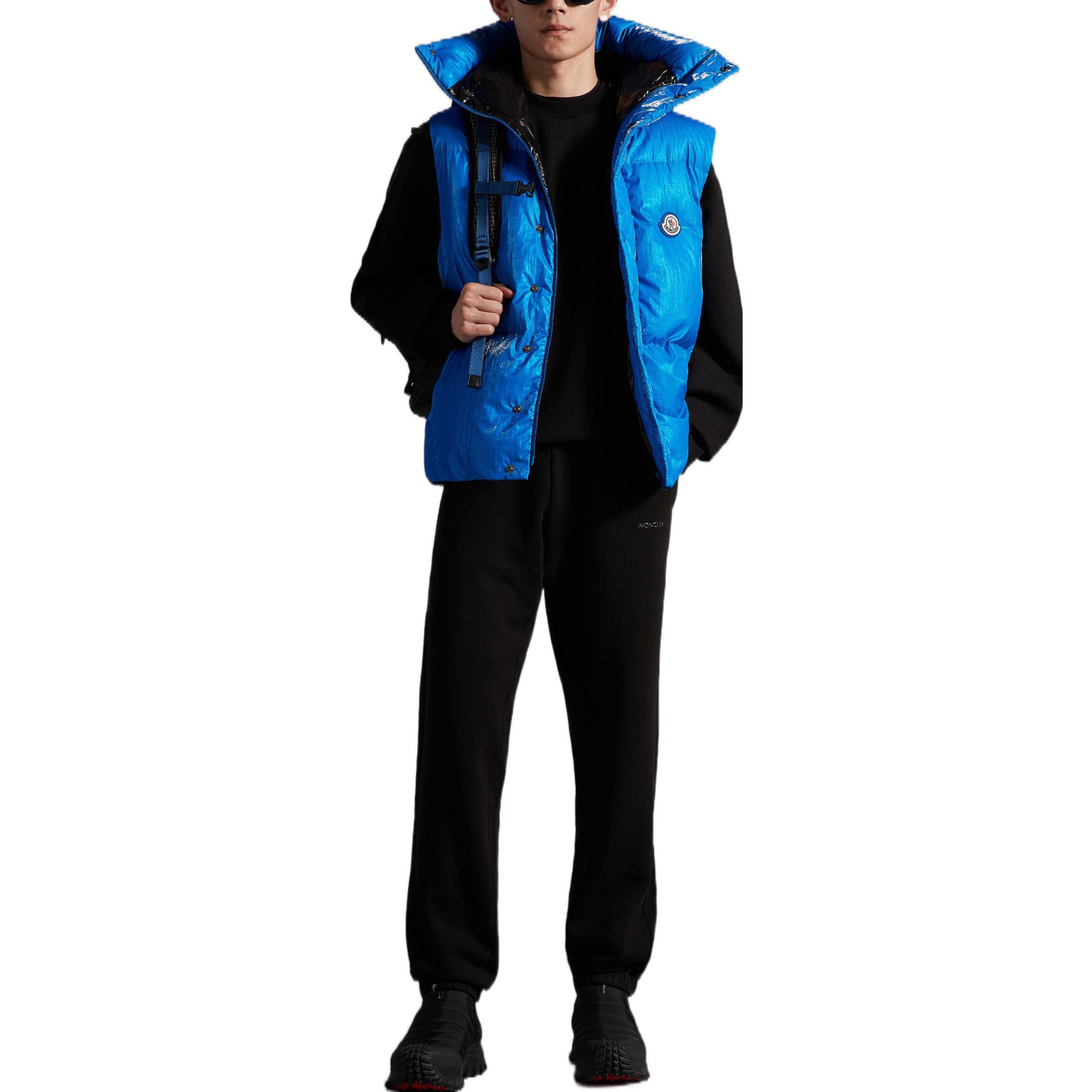 Lookbook Moncler FW22  Black Knit Jogger Sweatpants with Elastic Waist. H20918H0000480451999