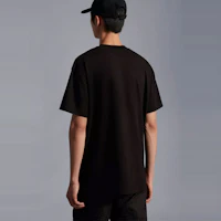 Shop モンクレール FW22 ブラック ロゴ プリント クルーネック Tシャツ. H20928C00010M2326999
