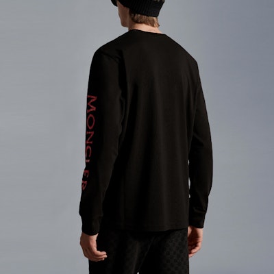 モンクレール FW22 ロゴレタープリント付きブラック長袖Tシャツ H20918D000088390T999 Shop モンクレール FW22 ロゴレタープリント付きブラック長袖Tシャツ H20918D000088390T999