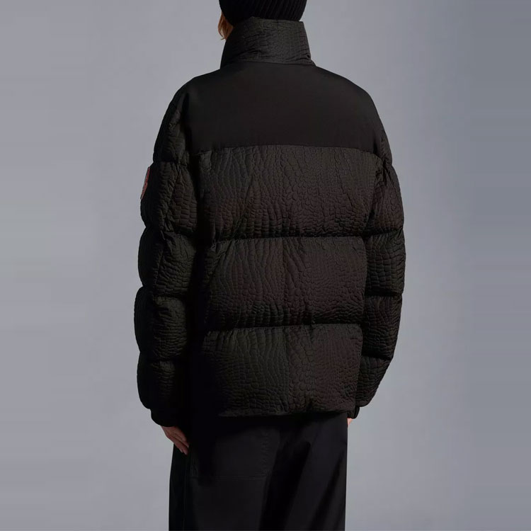 Moncler FW22  Black Puffer Jacket with Zipper Details and Stand Collar. H20921A00033M2143999 圖 4
