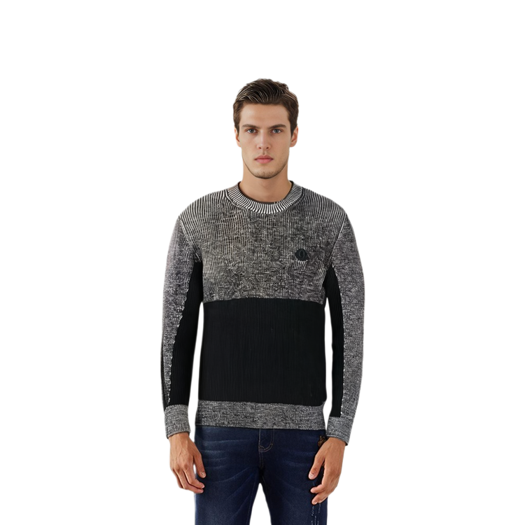 Purchase 蒙口 FW22 黑色徽标贴设计套头衫卫衣。 H20919C00003M1131910