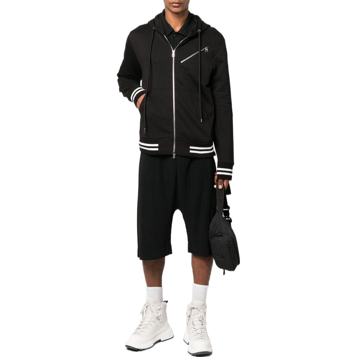 Shop Moncler FW22 Jaket Hitam Logo Patch Berkerudung. 8G00048809KR999