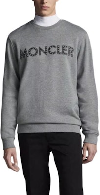 モンクレール FW22 グレー ロゴプリント クルーネック プルオーバースウェットシャツ. H10918G00013809KR989 Lookbook モンクレール FW22 グレー ロゴプリント クルーネック プルオーバースウェットシャツ. H10918G00013809KR989
