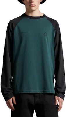 Moncler FW22 Pullover Hijau Blok Warna & Cetakan Huruf Belakang. H209U8D00003M2350850 Lookbook Moncler FW22 Pullover Hijau Blok Warna & Cetakan Huruf Belakang. H209U8D00003M2350850