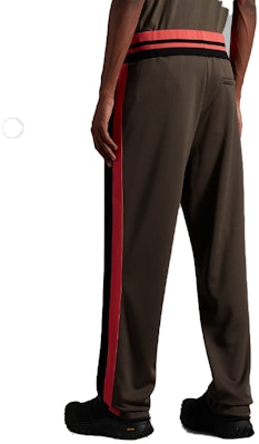 Moncler FW22 Green Striped Knit Straight-Leg Jogger Pants. H20918H00005899A1828 Purchase Moncler FW22 Green Striped Knit Straight-Leg Jogger Pants. H20918H00005899A1828