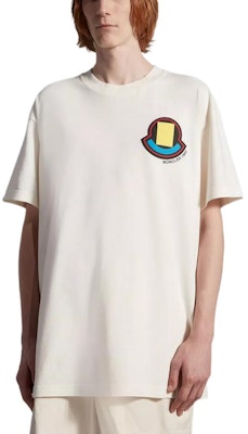 Moncler FW22 標誌圖案圓領T恤 米白色。 H20928C00010M2326034 Lookbook Moncler FW22 標誌圖案圓領T恤 米白色。 H20928C00010M2326034