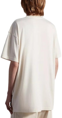 Moncler FW22 標誌圖案圓領T恤 米白色。 H20928C00010M2326034 Shop Moncler FW22 標誌圖案圓領T恤 米白色。 H20928C00010M2326034