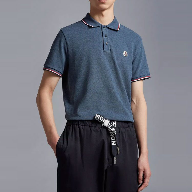 Moncler FW22  Misty Blue Short Sleeve Polo Shirt with Logo Patch. I10918A7030084556794 圖 5