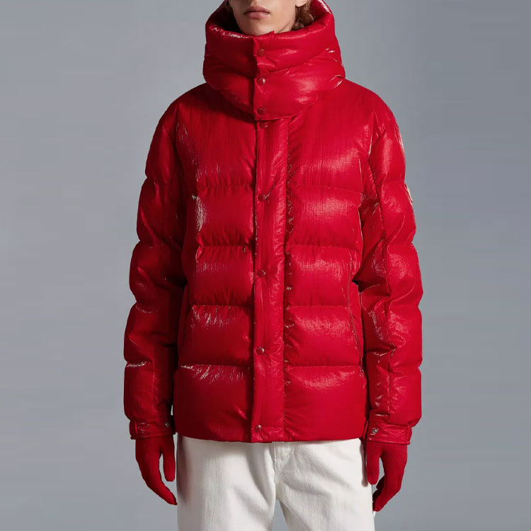 Moncler FW22  Red Hooded Quilted Down Jacket with Logo Patch. H20911A00264596B4454 圖 4