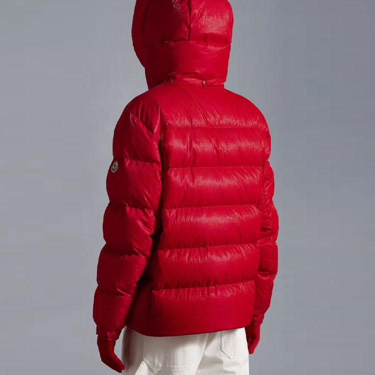 Moncler FW22  Red Hooded Quilted Down Jacket with Logo Patch. H20911A00264596B4454 圖 5